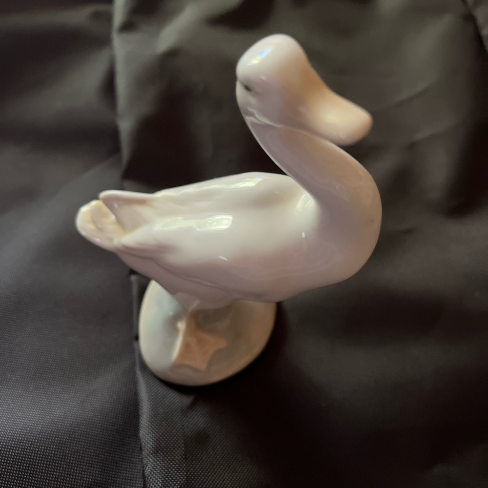 LLADRO VINTAGE GOOSE DUCK PREENING Porcelain Figurine